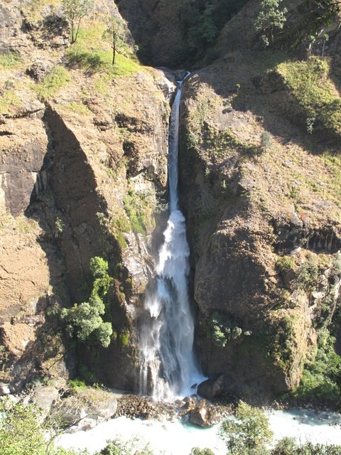 wasserfallkurzvorchyamche1430m.jpg