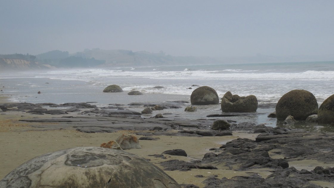 beidenmoerakiboulders2.jpg